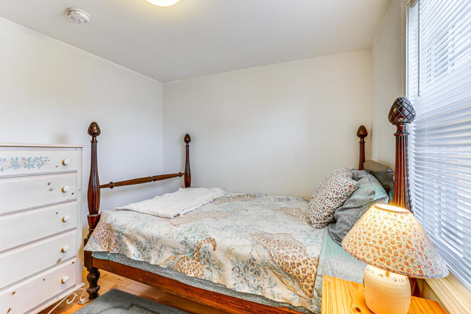 Holiday home Charming Cottage, Steps To Private Beach! Old Lyme