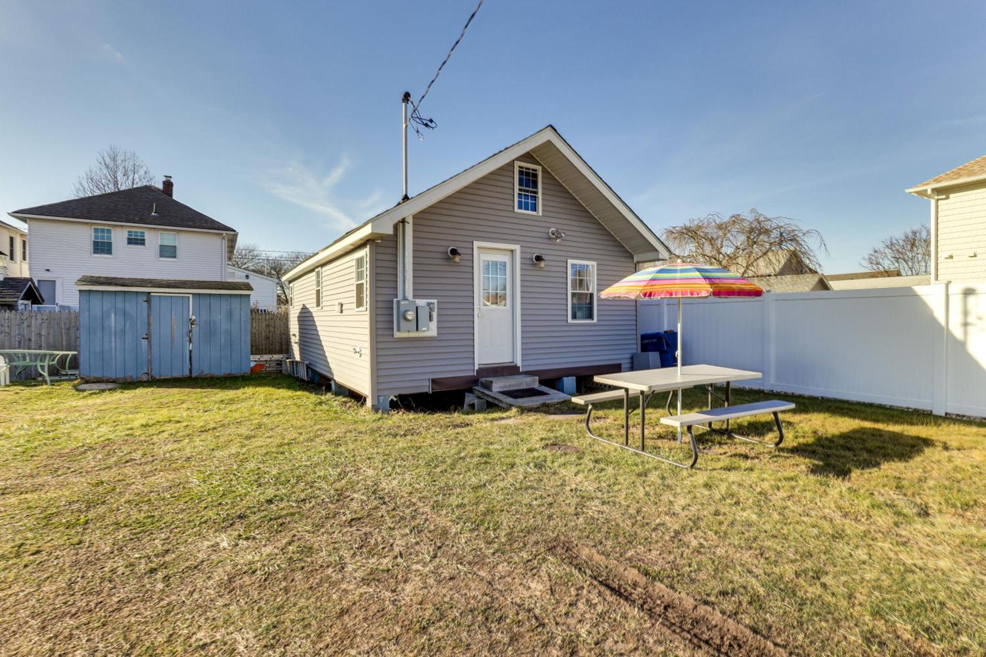 Charming Cottage, Steps To Private Beach! Old Lyme